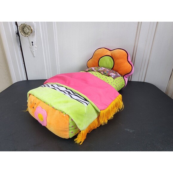 Groovy Girls Retired Doll Colorful Y2K Bed with Blanket Accessory - Collectible - Picture 2 of 13